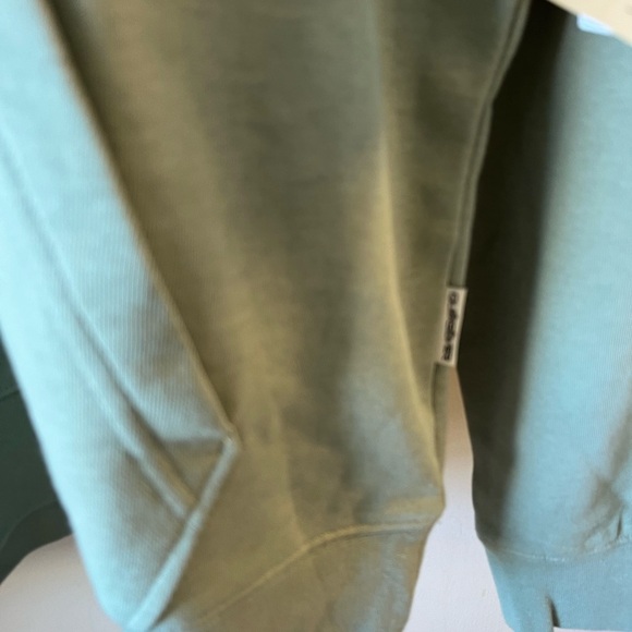 NEW Quiksilver Sweatshirt Graphic Hoodie - Picture 9 of 13